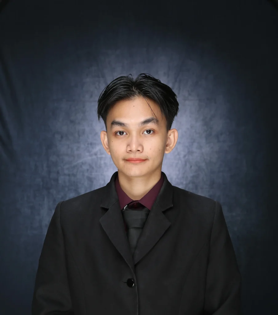 Yuan Corporate Attire